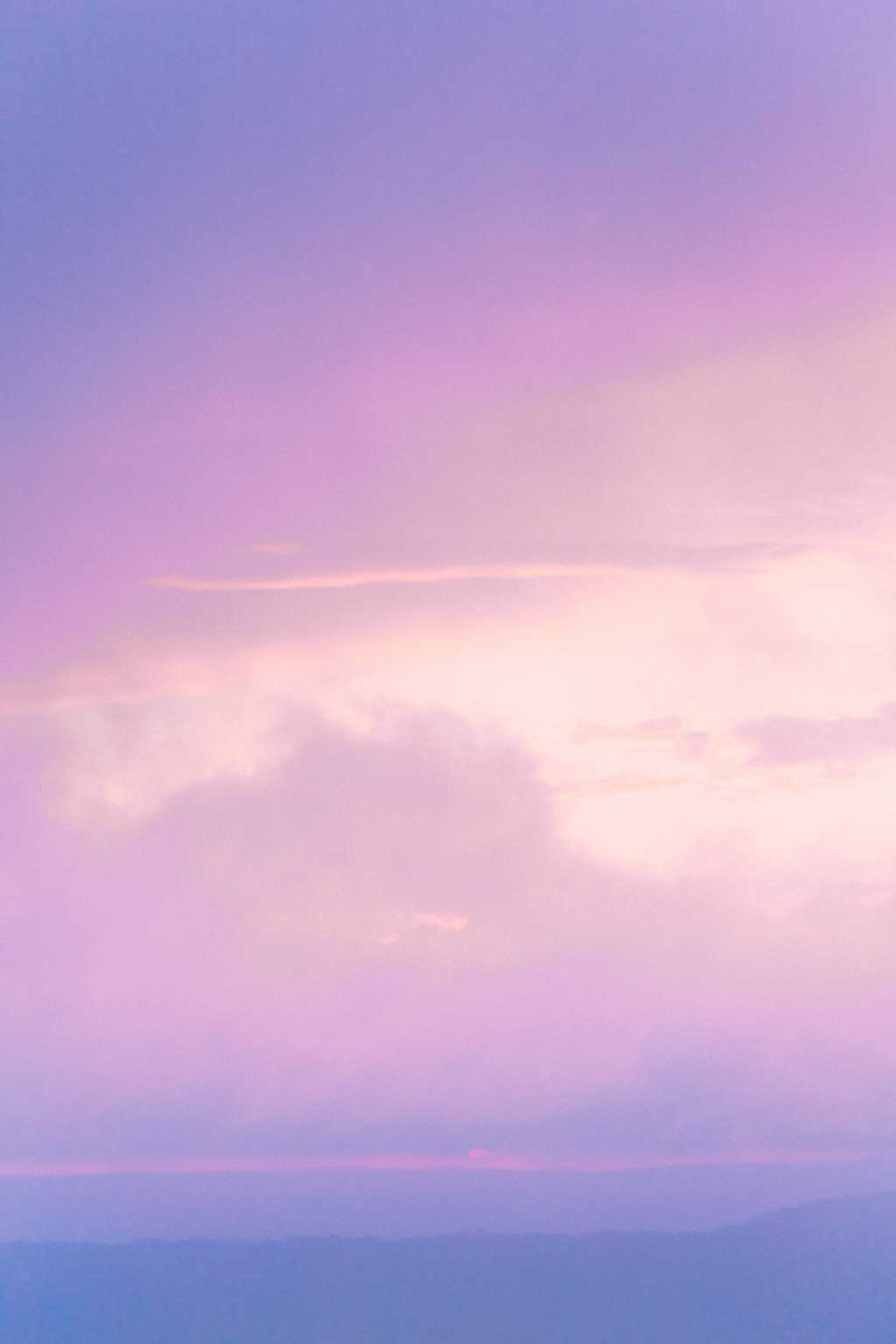 空中美丽的彩霞图片