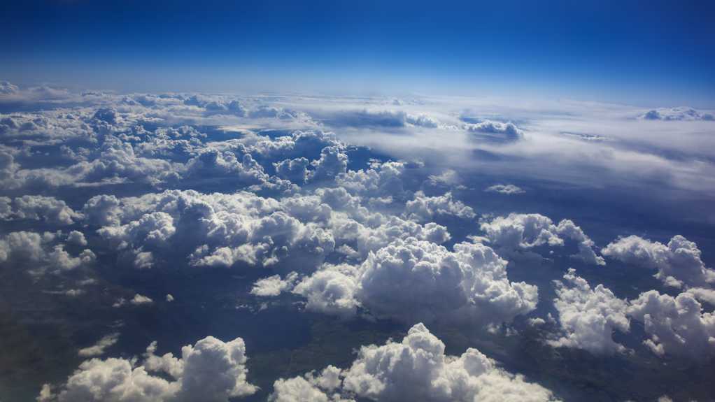 壮观的空中云海航拍风景