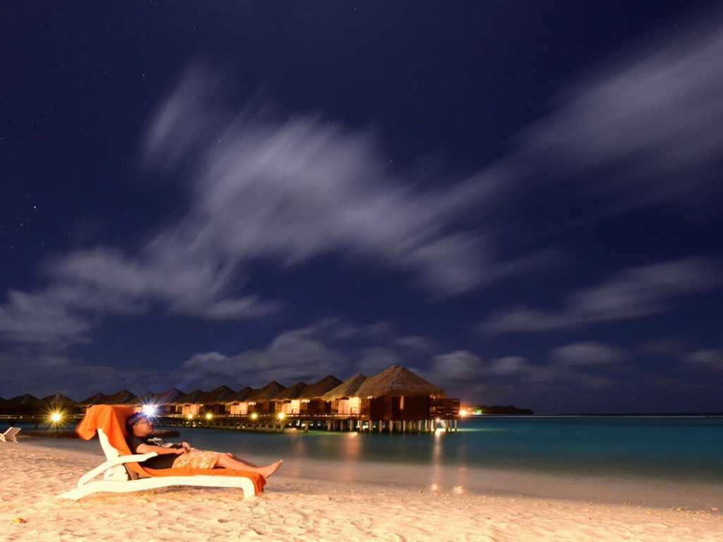 马尔代夫满月岛夜景图片