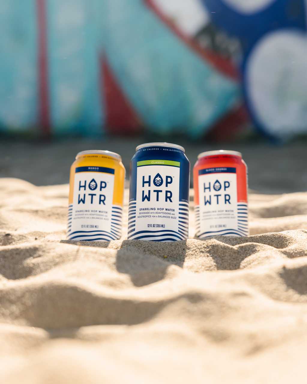 海滩清新的易拉罐饮品图片