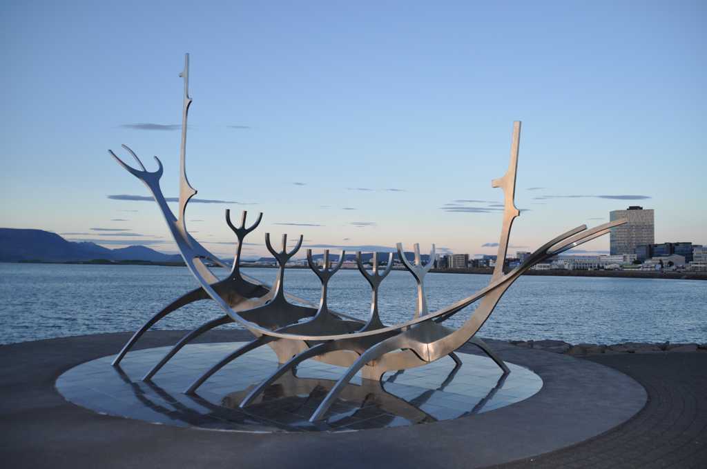 冰岛首都雷克雅未克雕塑景观