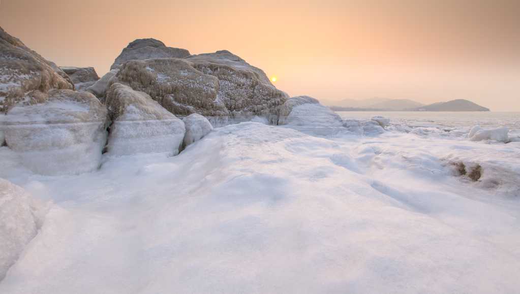 冬季的海岸景色图片