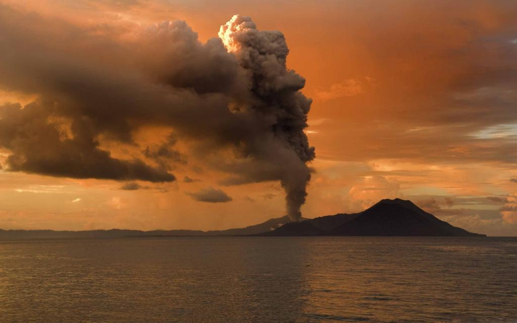 巴布亚新几内亚火山喷发Mac壁纸