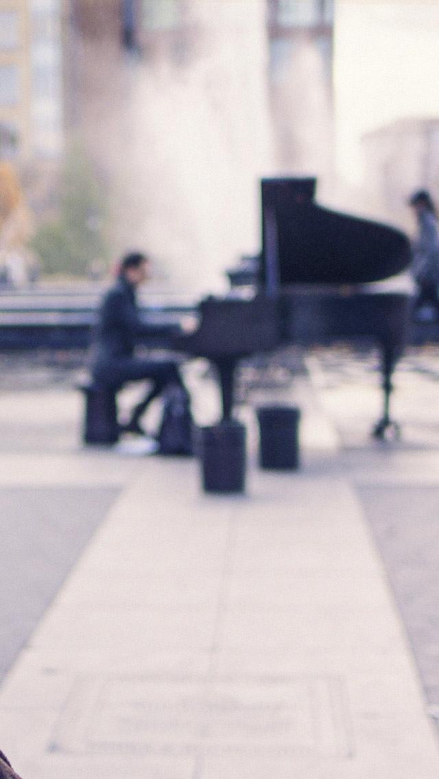 公园iPhone 5壁纸的钢琴演奏者