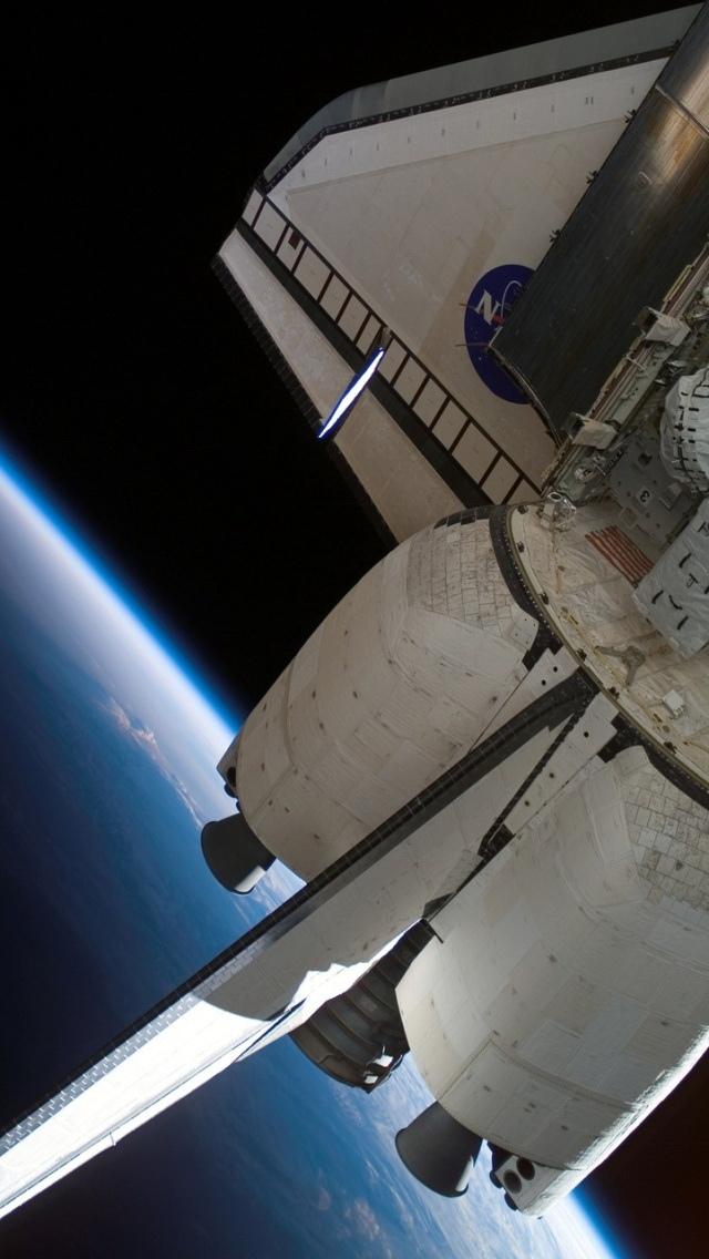 美国航空航天局在轨道上的iPhone 5的壁纸