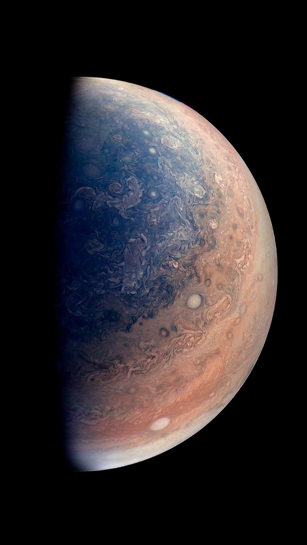 Jupiter Planet As Seen By NASA’s Juno Spacecraft iPhone 6+ HD Wallpaper