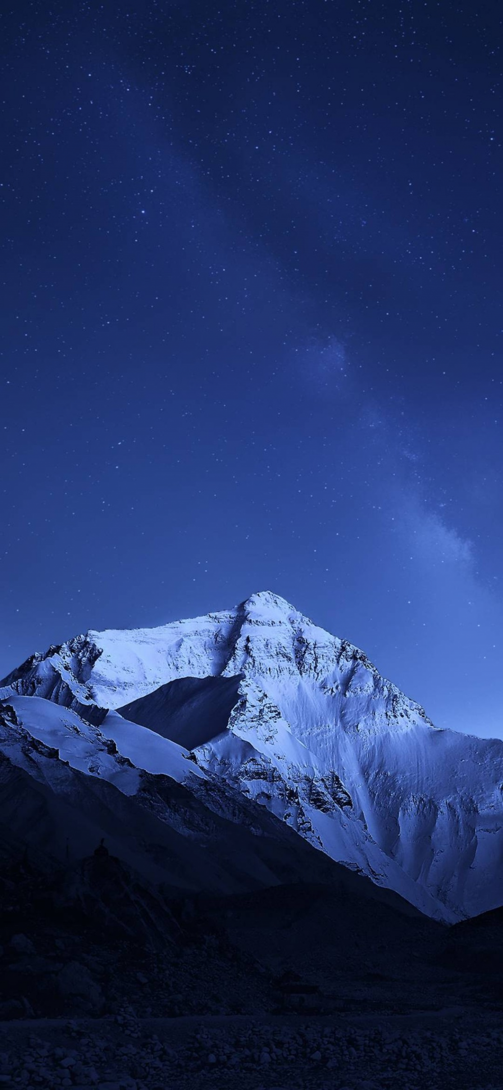 夜幕下的雪山与繁星