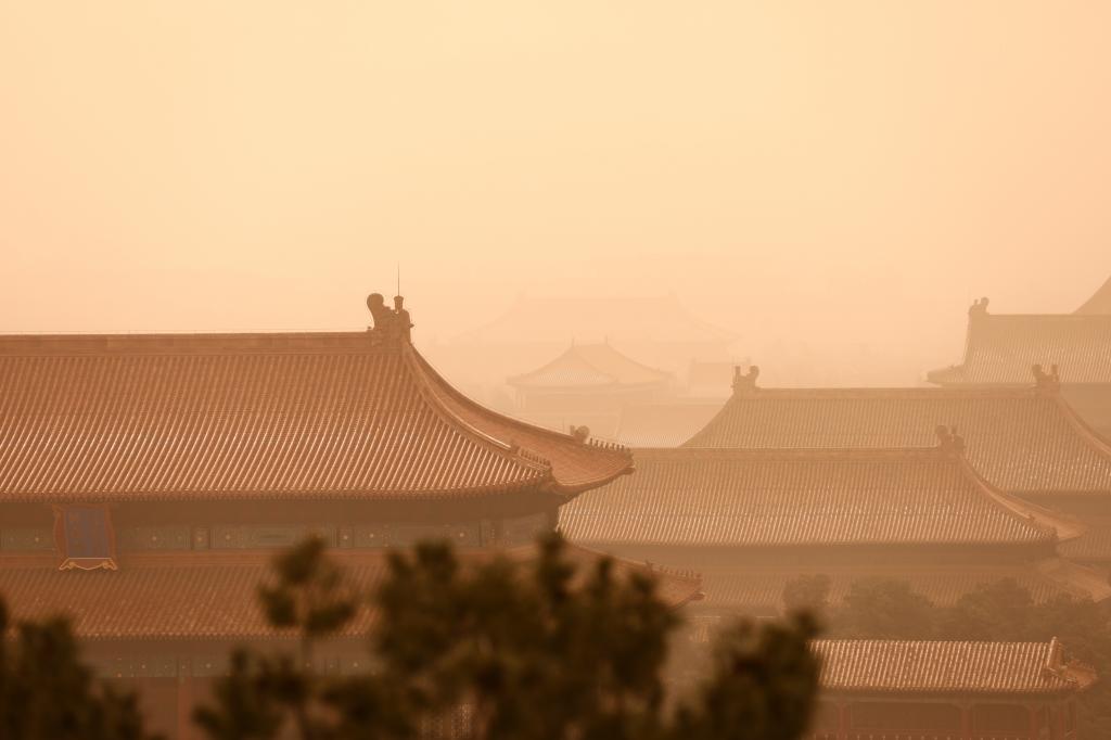 沙尘暴中的北京故宫