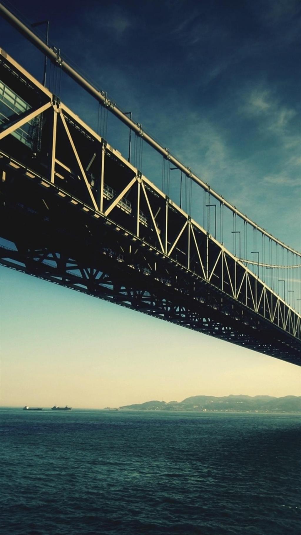 钢桥建筑水iPhone 6 Plus高清壁纸