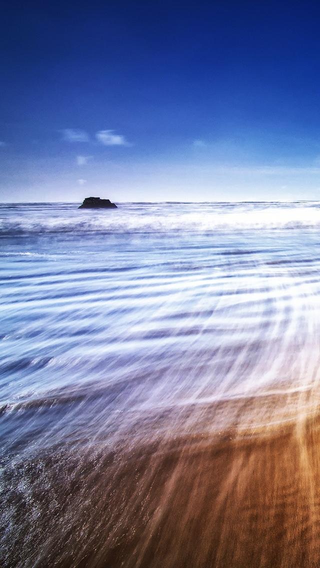 海滩挥手iPhone 5壁纸