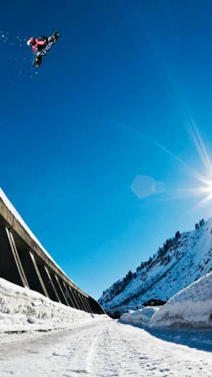 单板滑雪大空冬季运动iPhone 5壁纸