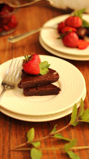 草莓巧克力甜点iPhone 6 Plus高清壁纸