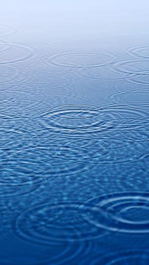 雨滴水波纹iPhone 5壁纸