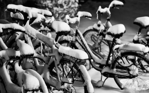雪自行车Mac壁纸