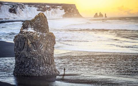 冰岛黑色和沙滩Mac壁纸