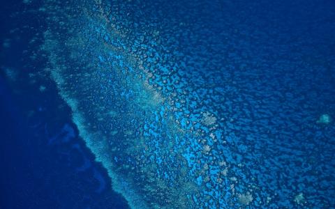 蓝色的海洋Mac壁纸