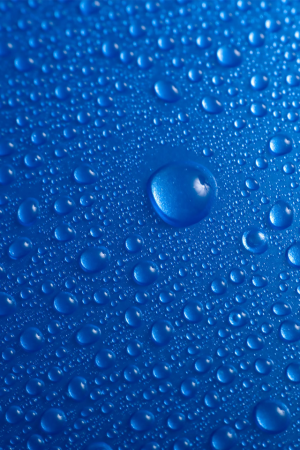 蓝色的水滴下iPhone壁纸