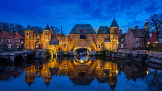 荷兰阿默斯福特城堡夜景