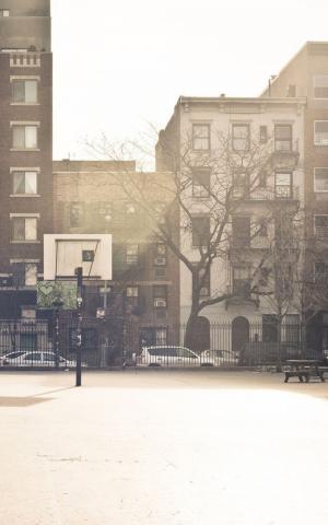 城市篮球场iPhone 6 Plus高清壁纸