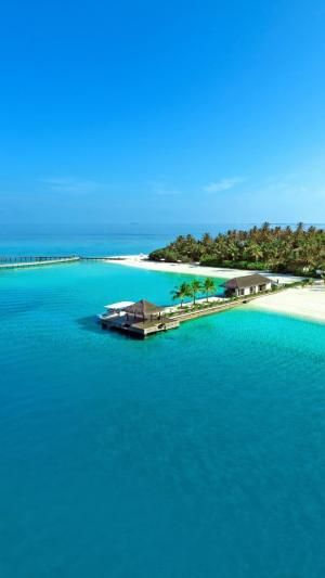 马尔代夫度假村淡蓝色的海岛iPhone 6加高清壁纸