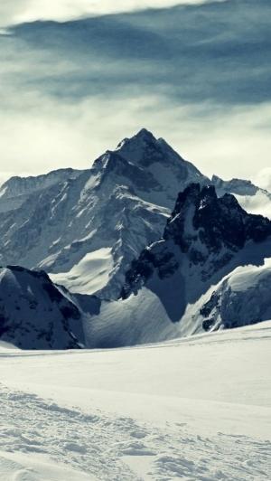 雪山顶风景iPhone 5壁纸