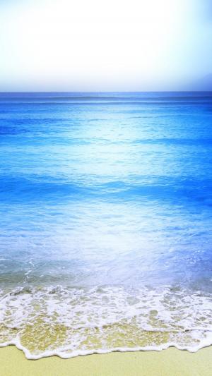 平静的海浪海滩岸边iPhone 6壁纸