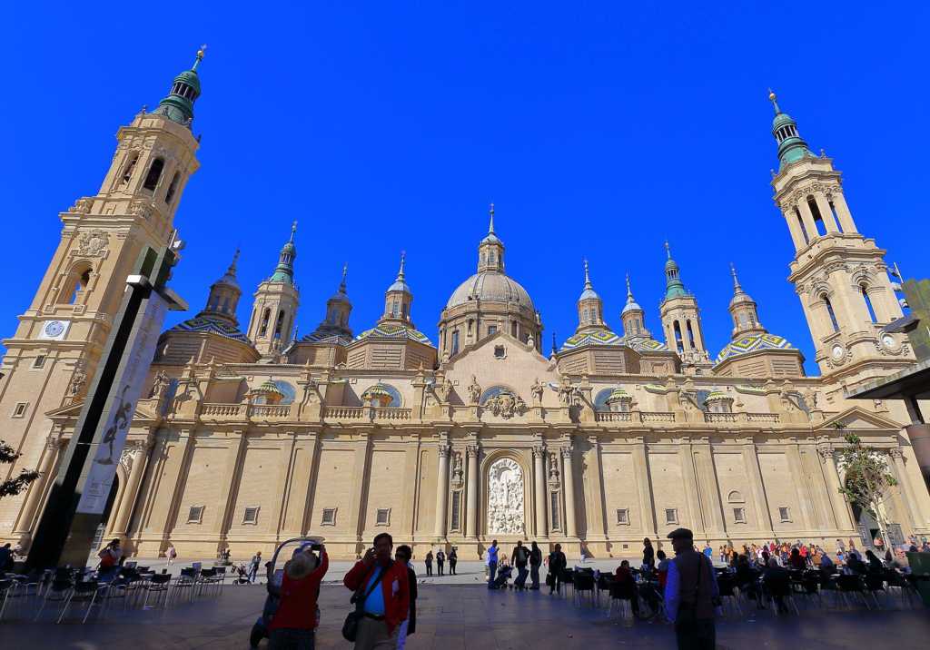 西班牙皮拉尔圣母圣殿主教座堂景致图片