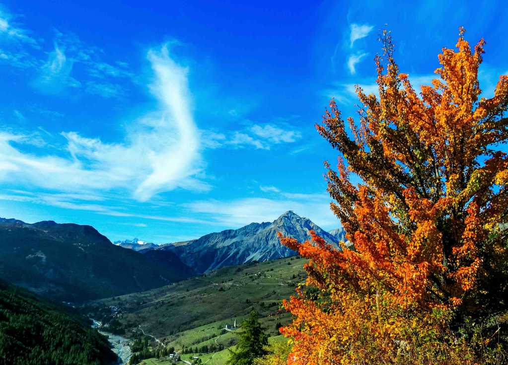 秋天的阿尔卑斯山