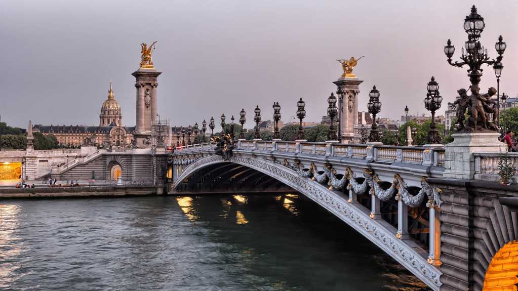 法国巴黎塞纳河沿岸景色图片