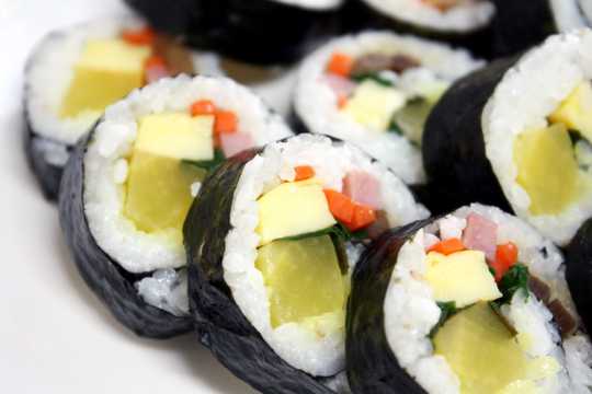 美食韩国寿司图片