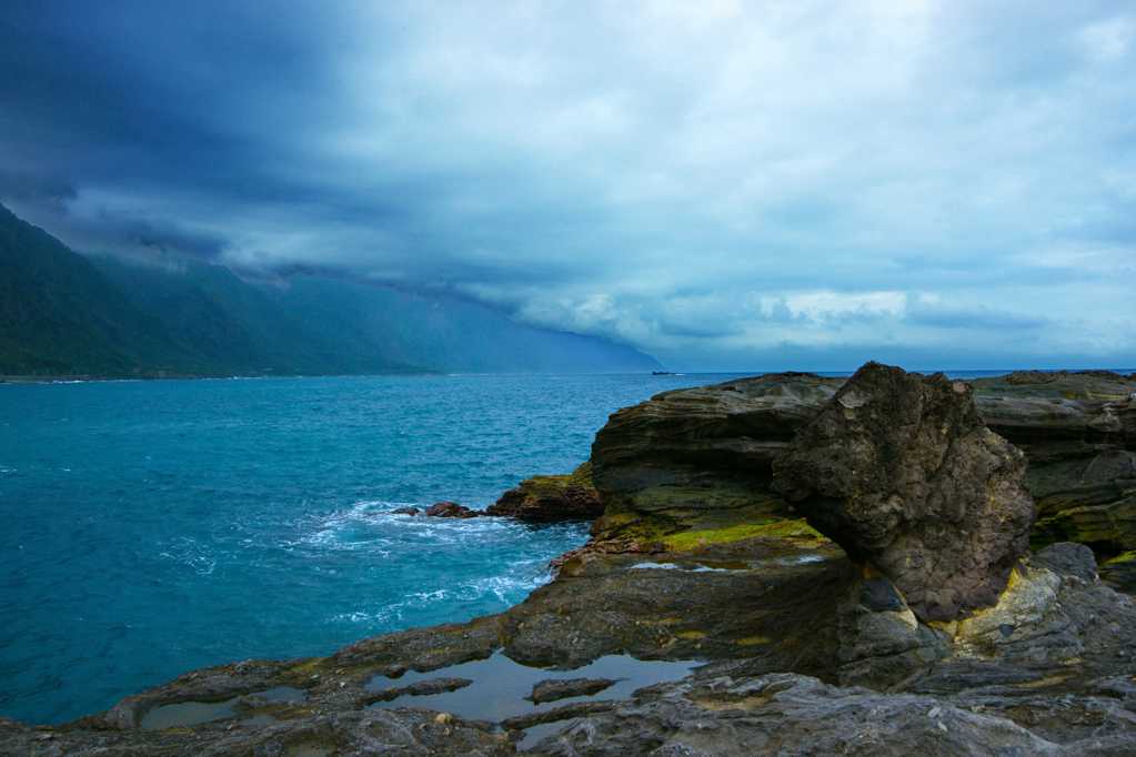 中国台湾海滨岩石风光图片