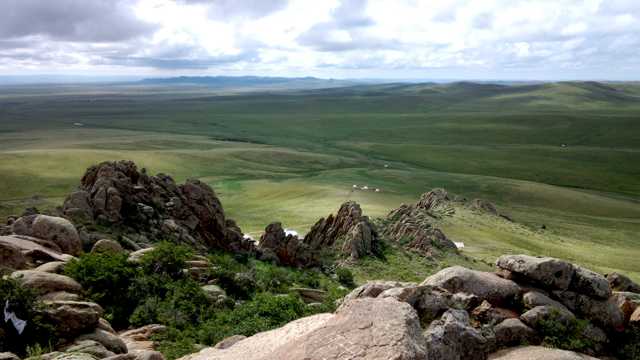 内蒙古乌里雅斯太山景象图片