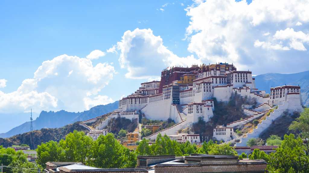 西藏布达拉宫景致图片