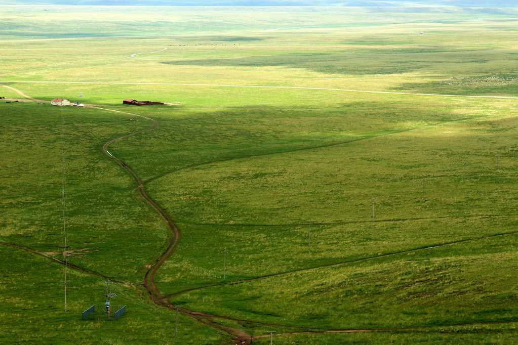 内蒙古乌里雅斯太山游览景区景物图片