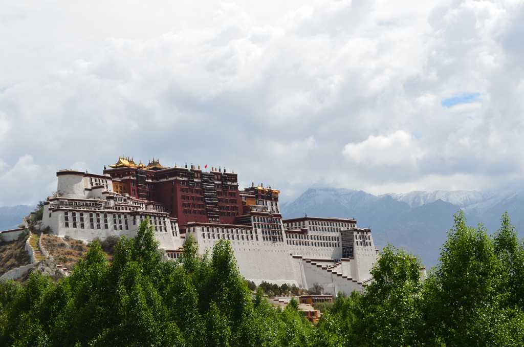 西藏拉萨布达拉宫光景图片