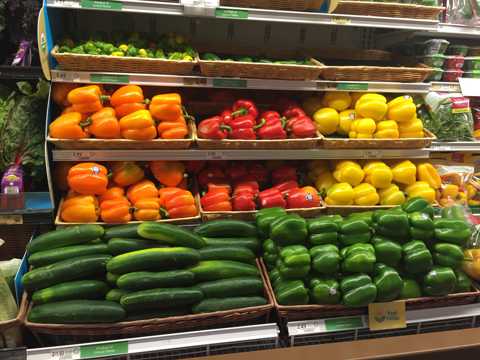 新鲜的超市蔬菜图片