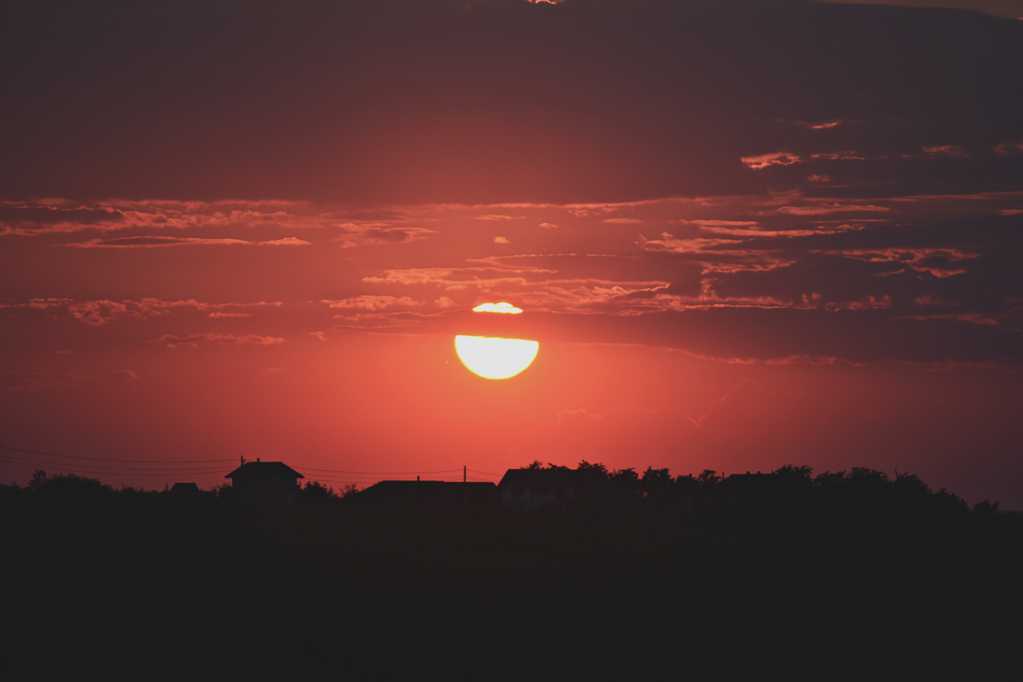日落西山光景图片