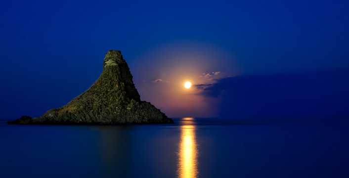 西西里海岛夜景图片