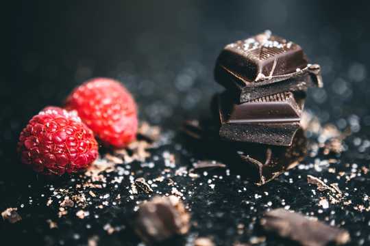树莓与黑巧克力图片