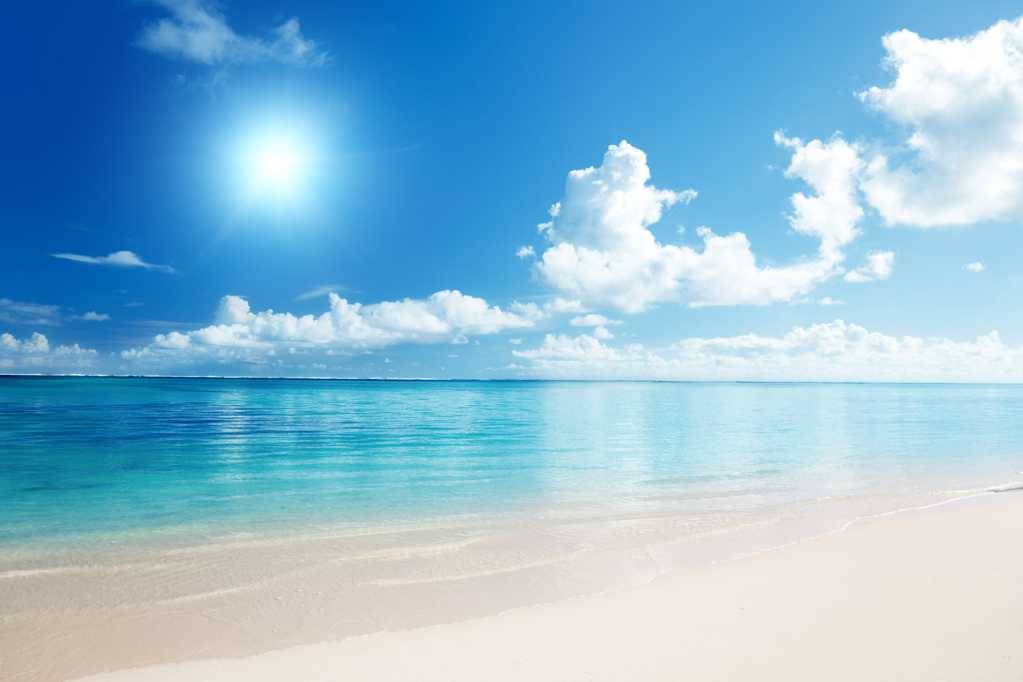 碧蓝的海洋日照唯美图片