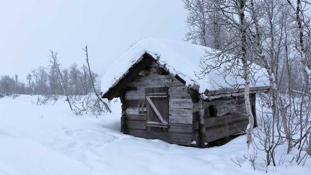 雪地的小木屋图片