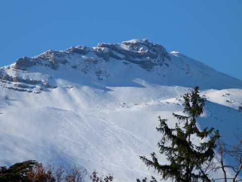 冬天的雪山景色图片
