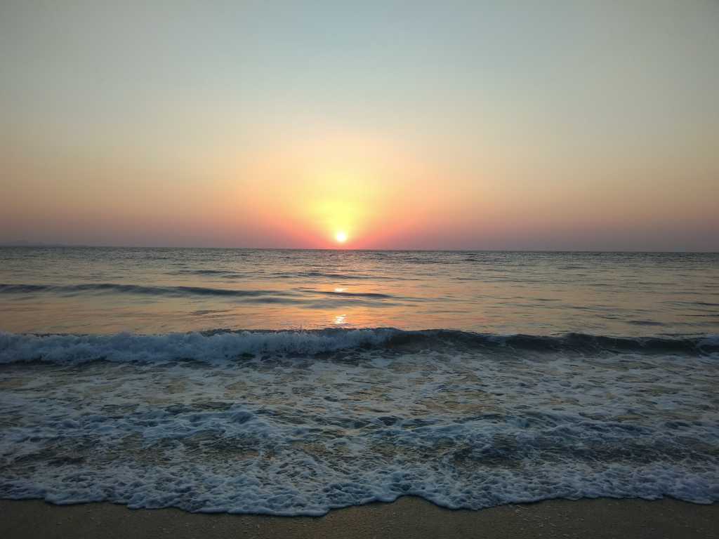 海上暮色残阳唯美风光图片