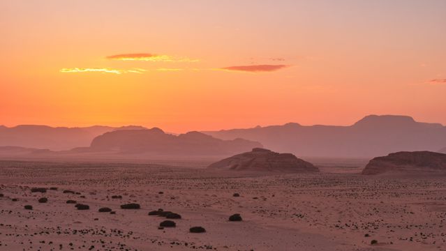 约旦瓦迪拉姆大漠日落风光