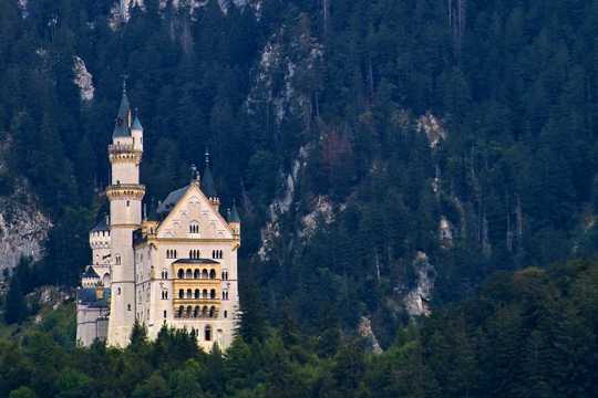 德国巴伐利亚新天鹅城堡建筑光景图片