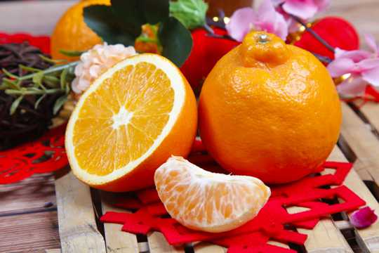 酸甜好吃的切开的橙子图片