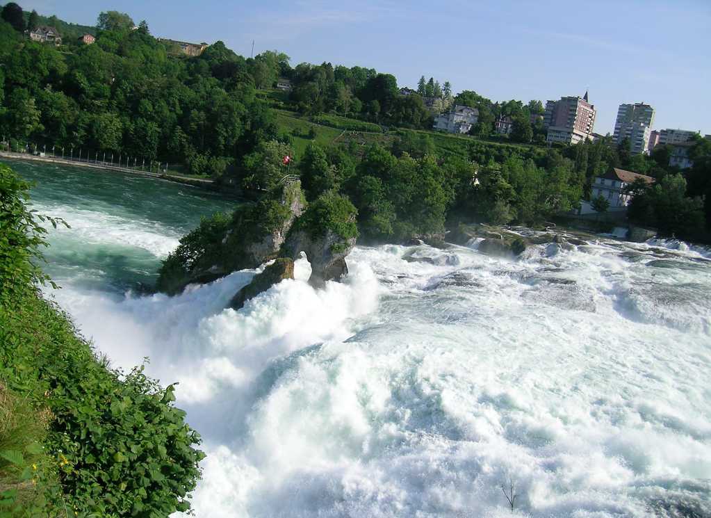 瑞士莱茵瀑布景象图片