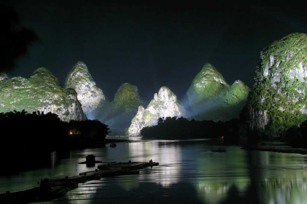 桂林山川夜景图片