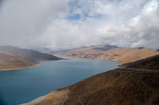 西藏羊湖自然风光图片