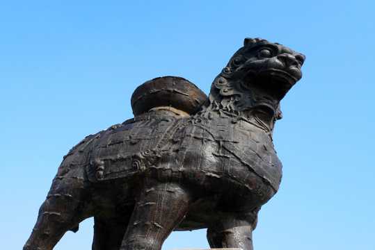 河北沧州铁狮子图片